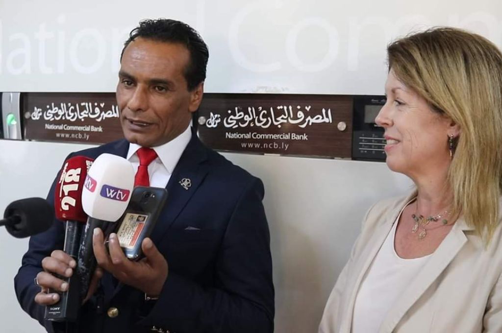 وزير الحكم المحلي يجتمع مع لجنة الإغاثة بغات لمناقشة الأوضاع المعيشية الصعبة