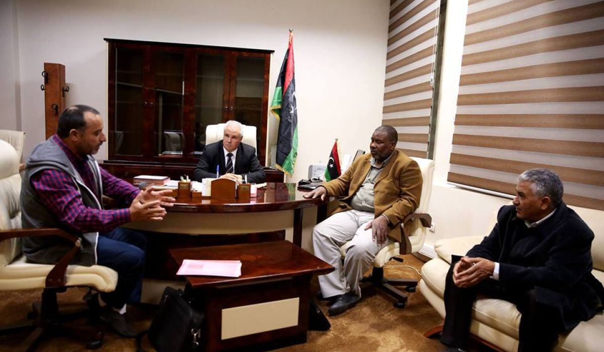 وزير الدولة لشؤون المهجرين و النازحين يجتمع مع أعضاء لجنتي الحوار عن مصراته وتاورغاء