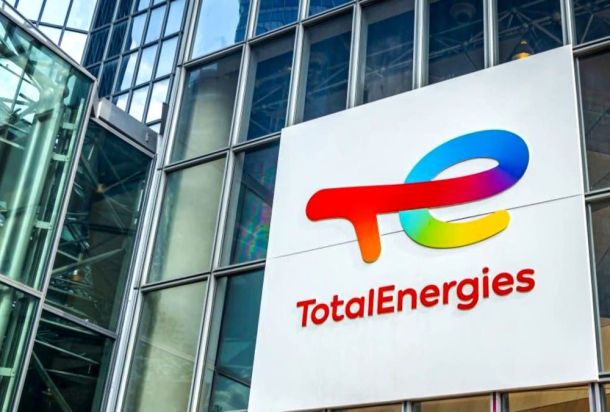 ذا ناشيونال: الكثير من الفساد المرتبط بالحكومتين يضع ليبيا في مأزق "مالي" خطير.. إليكم التفاصيل