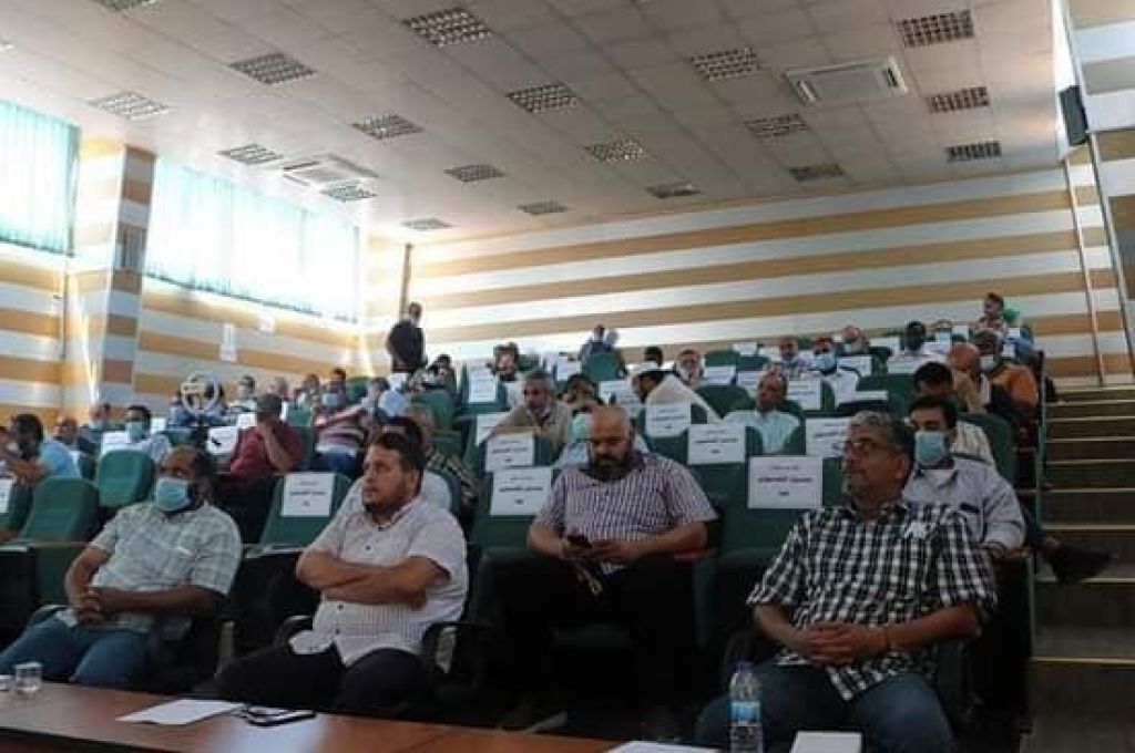 رئيس اللجنة العليا لمتابعة لقاح كورونا يناقش سير عمليات التطعيم والتخزين داخل مراكز تلقي الطعوم