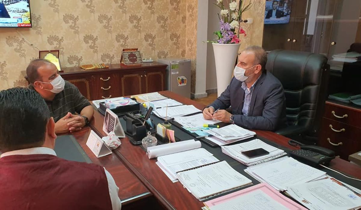 عميد تاجوراء يحذر من عودة أزمة القمامة في ظل انقطاع التمويل