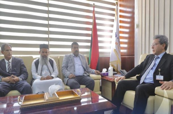 بلدية الكفرة تتفق مع مراقب الاقتصاد والتجارة وجهاز الحرس البلدي على وضع تسعيرة مناسبة للخضروات بالمدينة