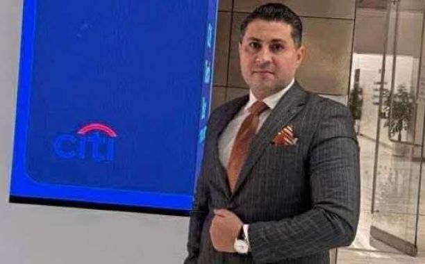 خاص.. حسني بي معلقاً على ارتفاع الدولار: "خضة سوق".. ويقدم للمركزي الحلول