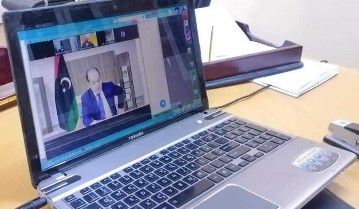 معيتيق يبحث مع عمداء الجنوب برامج التنمية وتنفيذ قرار المليار دينار