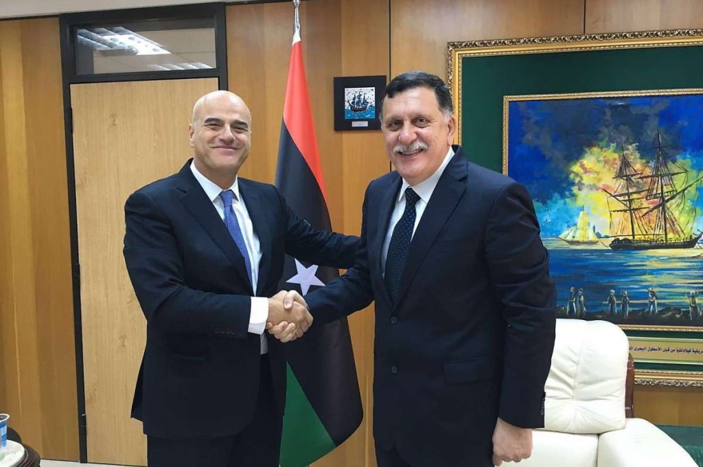 وزير العمل يبحث سبل إيجاد الحلول المناسبة لفائض الملاك الوظيفي ووضع خطة عمل لدعم وتشجيع القطاع الخاص