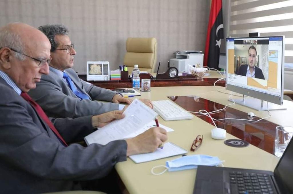 شكشك يجتمع مع وزيرة الشؤون الاجتماعية لمناقشة خطة استكمال مشروعاتها والشروع في برامج تدريبية مشتركة