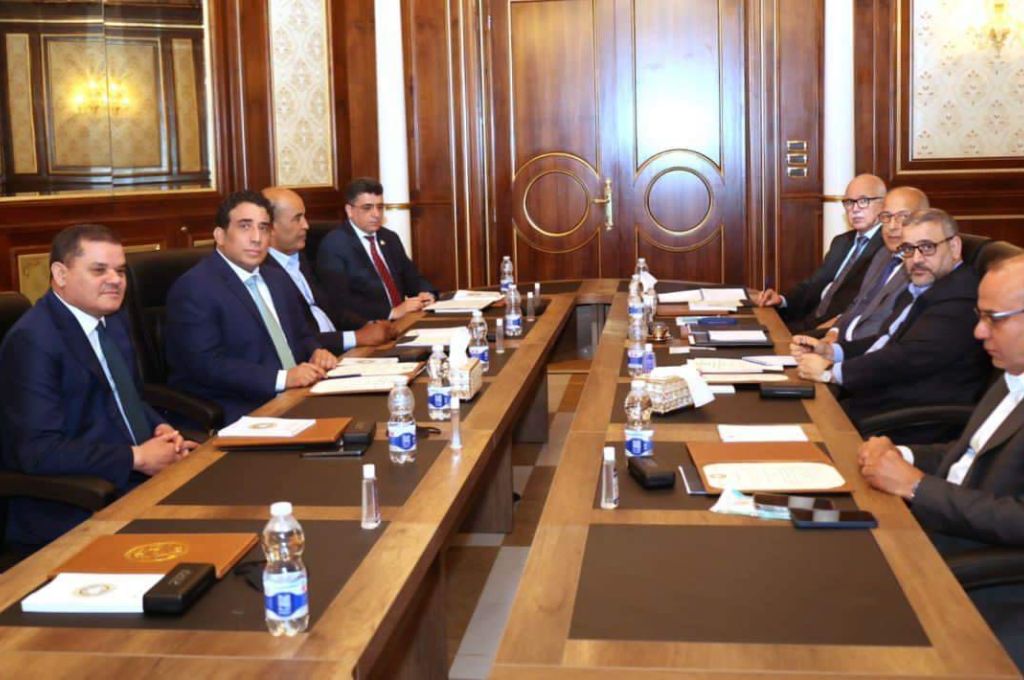 وزارة الصحة تستلم المخصصات المالية لمكافآت الأطقم الطبية والطبية المساعدة