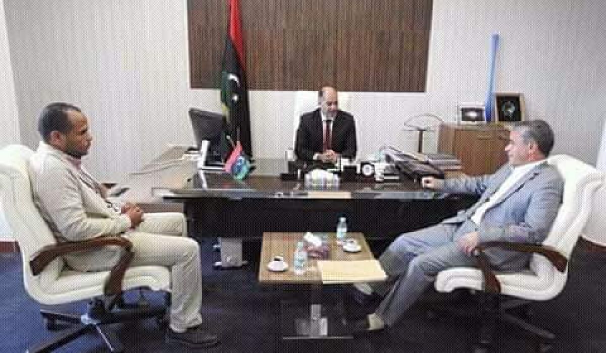 كاجمان يستعرض مع عميد بلدية براك الشاطئ مشاكل السيولة والوقود