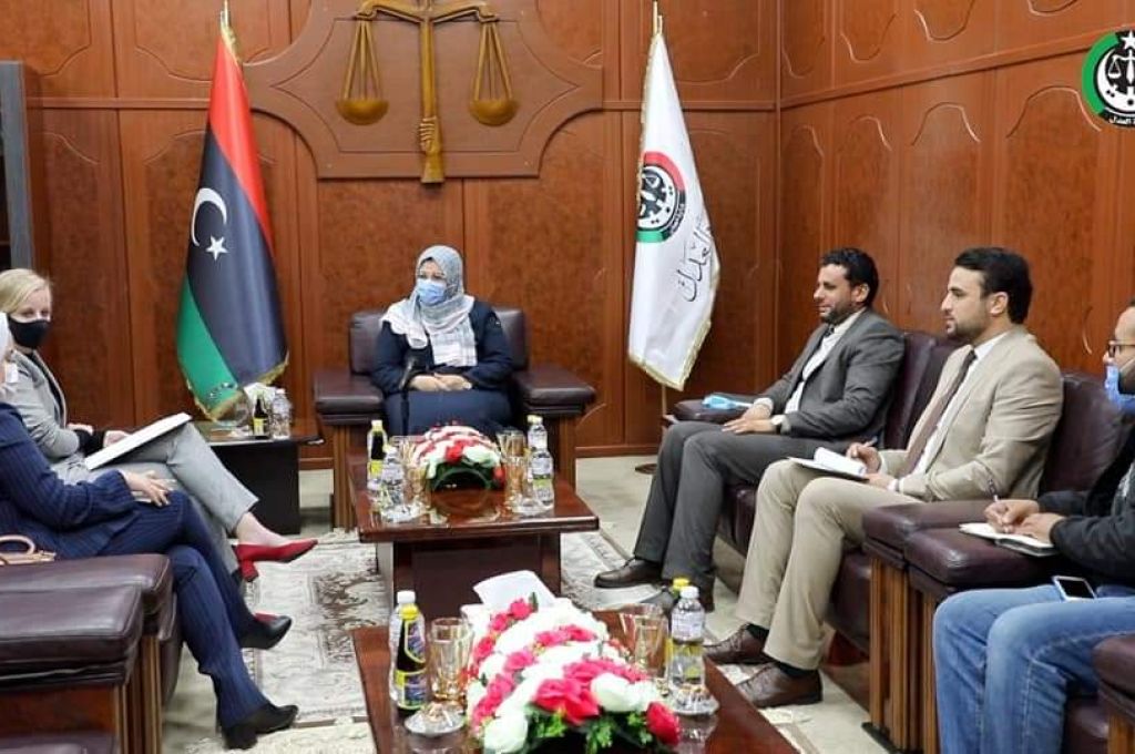 مدير الإدارة العامة لأمن السواحل يجتمع مع المندوب الأمني الإيطالي لدى ليبيا