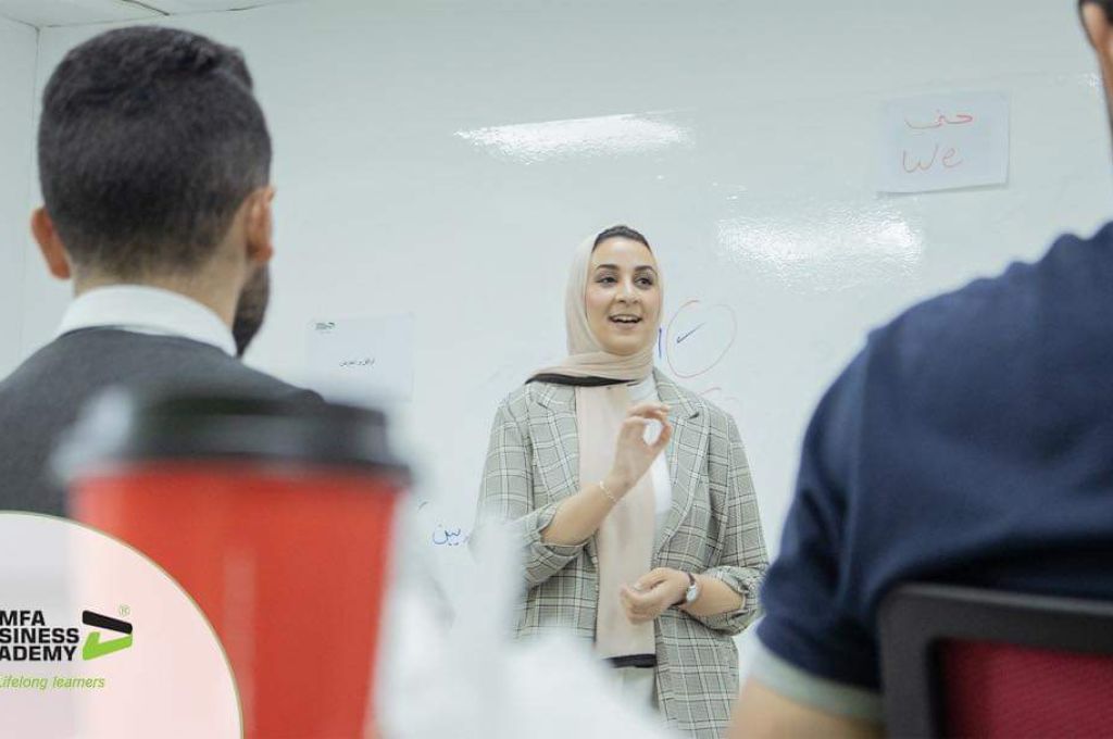 نقابة البريد والاتصالات تطالب رئيس الوزراء بالإبقاء على فيصل قرقاب رئيساً للشركة القابضة "إلى حين استقرار الدولة"