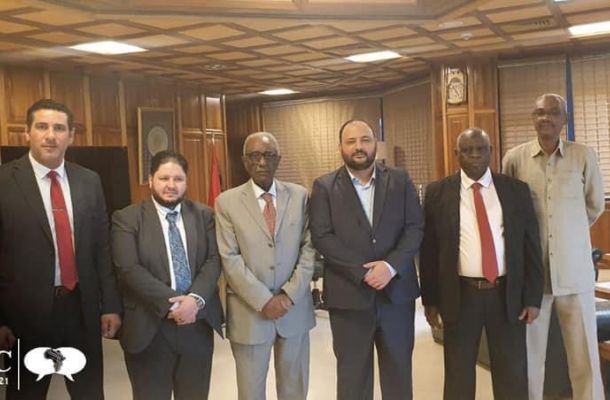 الخليج العربي للنفط تبحث المشاكل والعراقيل التي تواجه حقل الحمادة