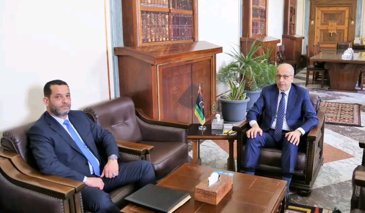 "الكبير" يجتمع مع رئيس مصلحة الأحوال المدنية