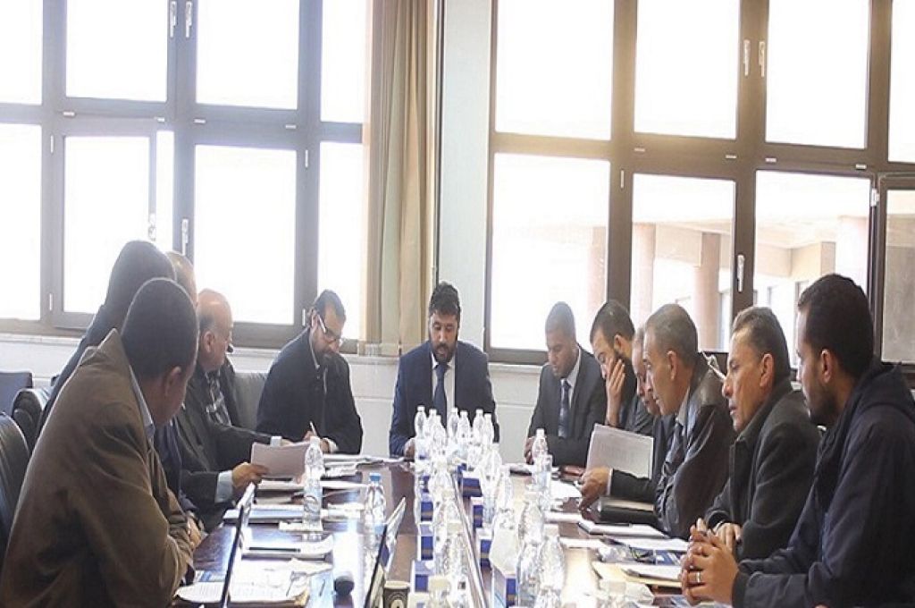 شركة البريقة تهدد بإيقاف تزويد شركات الشرارة والطرق السريعة بالوقود
