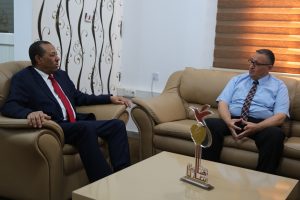 الثني والحبري يناقشان توريد ادوية ومعدات طبية للمؤسسات الصحية بالمنطقة الشرقية