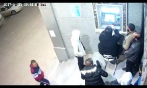 مصرف الجمهورية فرع احمد الشريف يستمر في توزيع السيولة ليلاً