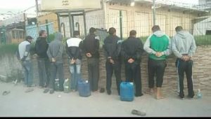 بالصور.. جهاز أمني بالمطرد يقبض على مهربين ويعاقبهم أمام المارة