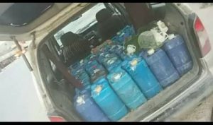بالصور.. جهاز أمني بالمطرد يقبض على مهربين ويعاقبهم أمام المارة