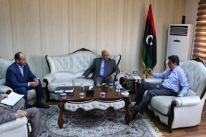 المجبري وشكشك يناقشان الترتيبات المالية لعام 2018