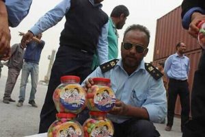 السلطات الجمركية بميناء بنغازي البحري تعيد كمية من البضائع غير الصالحة للاستهلاك