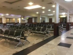إغلاق مطار معيتيقة الدولى وتغيير مسار الرحلات الجوية إلى مصراتة