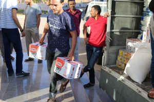 الشركة القابضة للاتصالات تقدم مساعدات لعدد 1620 أسرة نازحة بتاجوراء