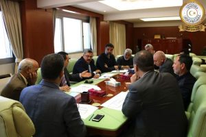 المواصلات تبحث مع جهاز تطوير المراكز الإدارية استكمال عقد صالة ركاب جديدة داخل مطار معيتيقة