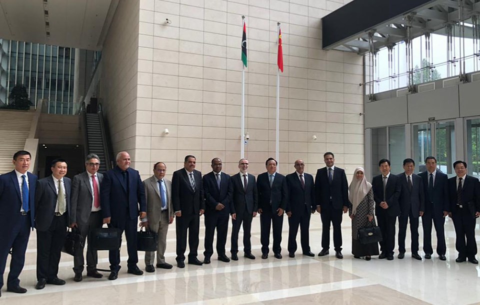 الصين تؤكد رغبتها في تعزيز التعاون مع ليبيا في مجالات الاستكشاف وتطوير الحقول وتجارة النفط الخام الليبي
