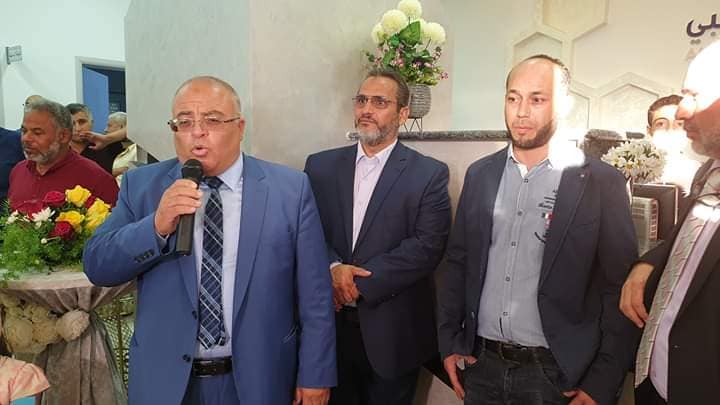 بدون ترخيص وبمباركة مسؤولي الدولة .. "القصب" يفتتح مركزاً طبياً في الزاوية