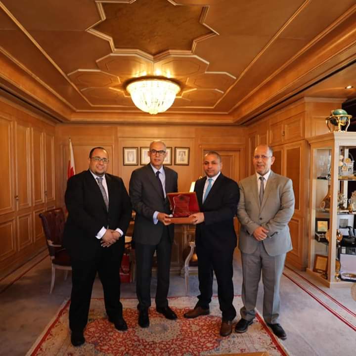 وفد المؤسسة الليبية للاستثمار يلتقي محافظ مصرف البحرين المركزي