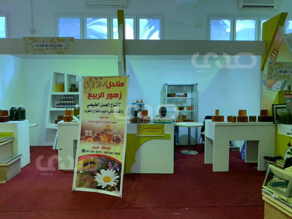 رغم صوت البارود .. "طرابلس" تتنفس وتحتفي بالتمور و منتجاتها