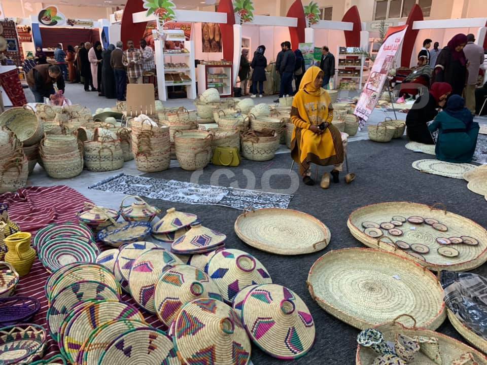 رغم صوت البارود .. "طرابلس" تتنفس وتحتفي بالتمور و منتجاتها