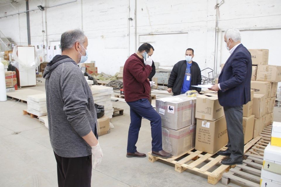 "الوطنية للنفط" تستلم شحنة أخرى من المستلزمات الخاصة بالطواقم الطبية