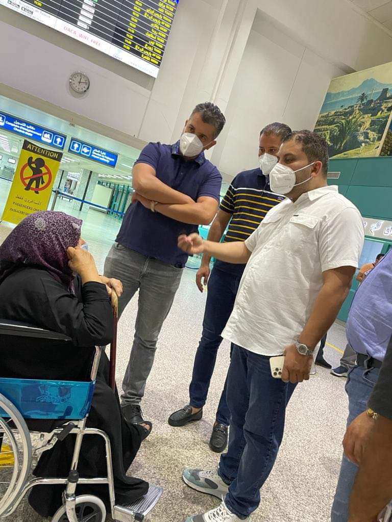 اللجنة الوزارية الخاصة بالليبين العالقين بتونس تقوم بترحيل 450 راكب لليبيا