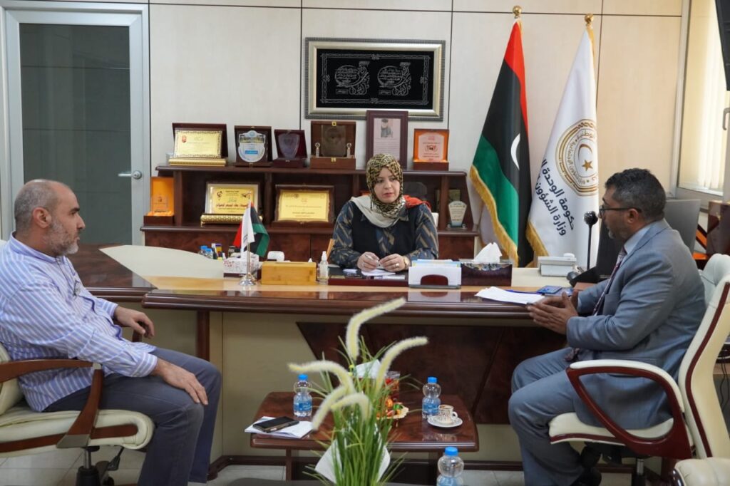 الشؤون الاجتماعية والعمل والتأهيل يبحثان آلية التعاون المشترك وعدة مواضيع هامة