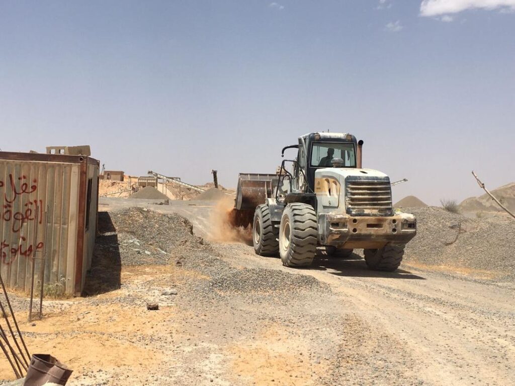 بحضور مدير عام المؤسسة الوطنية للتعدين.. انطلاق حملة إقفال لعدد من المحاجر المخالفة للدولة الليبية