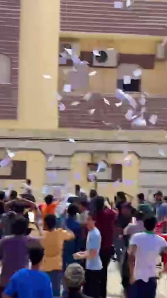 مقر مجلس النواب بطبرق يتعرض للاقتحام من قبل عدد من المتظاهرين