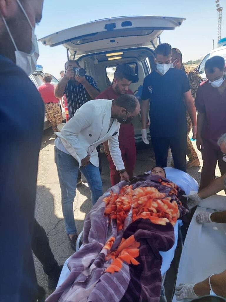 "الدرسي" يقوم بالإشراف على إيفاد أربع حالات من ضحايا انفجار صهريج الوقود ببلدية بنت بيّة إلى دولة إيطاليا