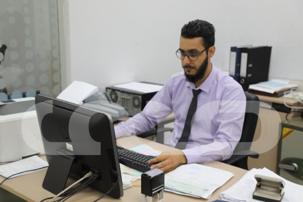 خاص.. "الوحدة" يؤكد استمراره في تقديم كافة خدماته المصرفية واستلامه لحوافظ مرتبات القطاعات المختلفة