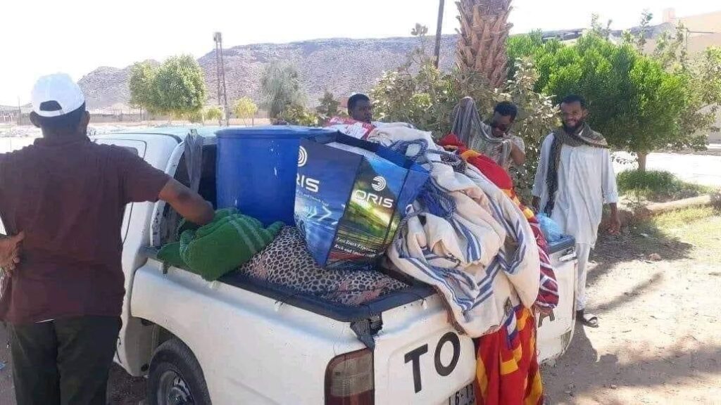 مواطنين يتوافدون أمام حقل الشرارة لإغلاقه