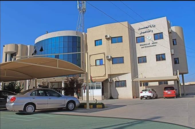 جدول المرتبات الموحد.. أزمة جديدة أمام حكومة الوحدة الوطنية!