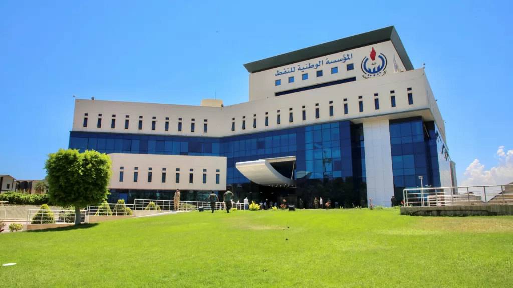 "قطاع النفط".. صراعات لإثبات الذات أم<br>الحق!!