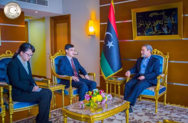 العماري يناقش مع وزير التعليم وضع آلية بشأن نقل تبعية بعض الطلبة الدارسين بالخارج