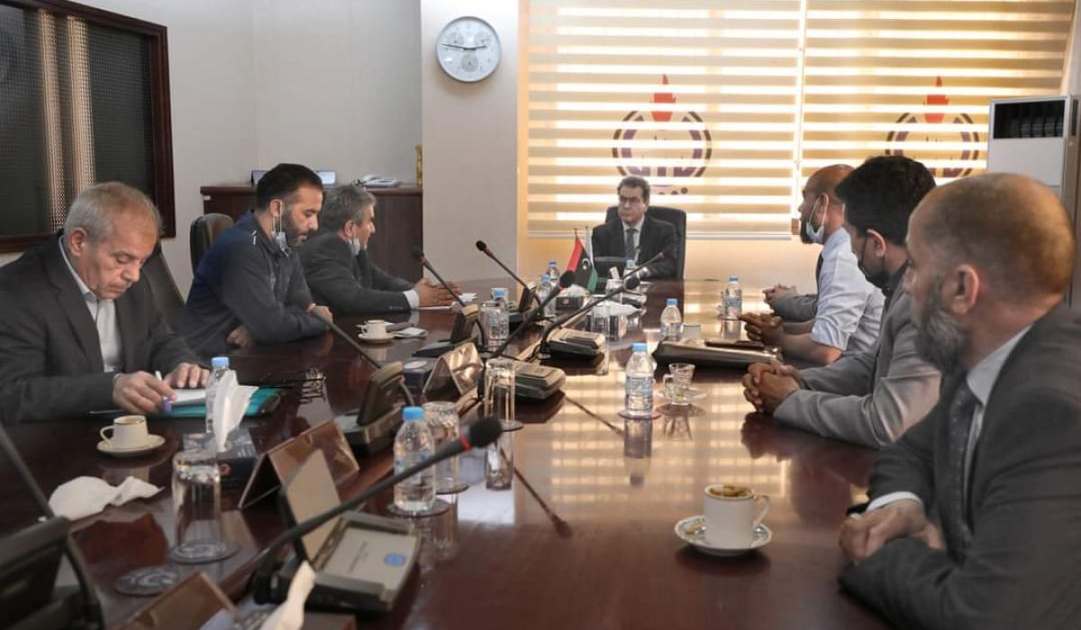 وزير النفط والغاز يؤكد على مساعي لتفعيل قرار زيادة المرتبات بنسبة 67%