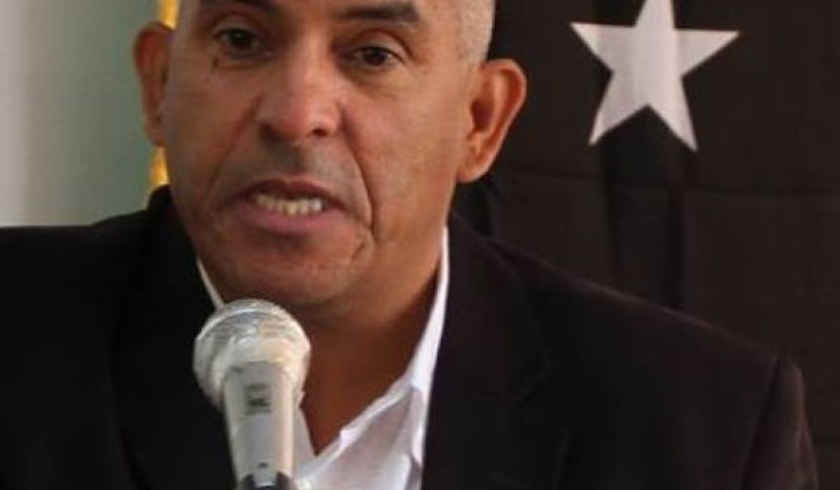 حافظ معمر ينقل مقترحا لرئيس رقابة جوازات رأس اجدير لتسهيل إجراءات المسافرين عبر المنفذ