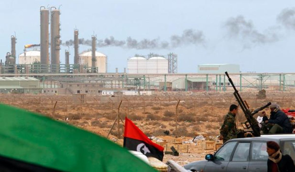 بعد إقفالات النفط المتكررة ... هل يكون توزيع الثروة بين الليبيين هو الحل؟