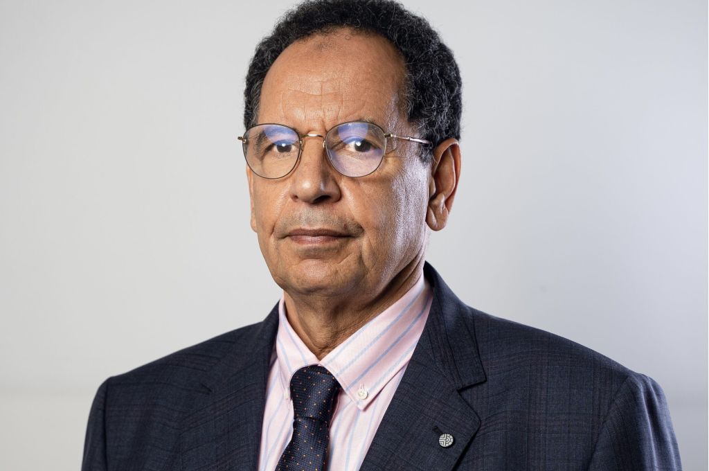 خاص.. "الزحاف": من مصلحة المصارف التجارية التوقف عن بيع العملة الصعبة لإنقاذ نفسها من مخاطر الإفلاس