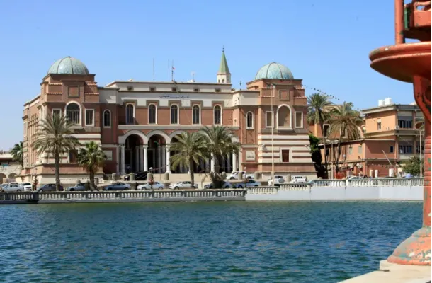 خاص.. مصرف الجمهورية يناقش تنظيم نشاط الصرافة ويطلق تطبيقًا جديدًا للشركات والمكاتب