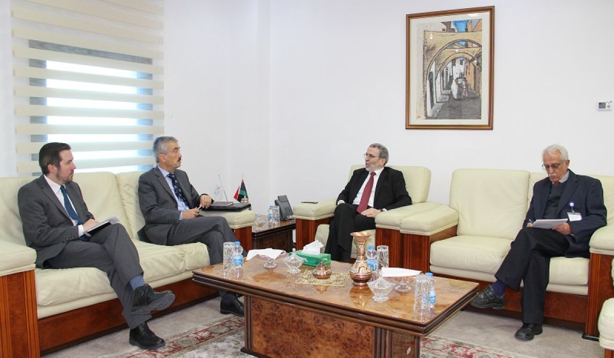 صنع الله يستقبل سعادة السفير البريطاني لدى ليبيا