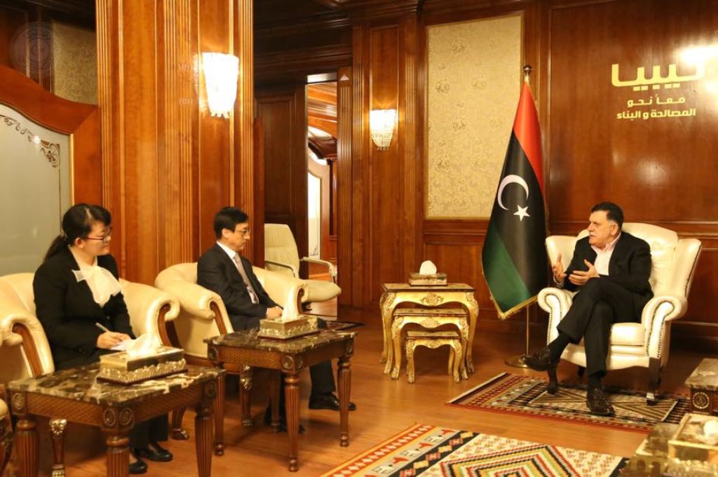 اندلاع حريق بمحطة كهرباء الخمس وخسارة الشبكة العامة 550 ميغاوات