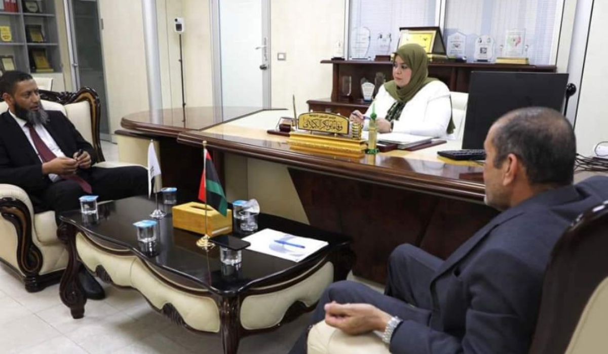 "الكيلاني" تبحث مستجدات مقترح زيادة مرتبات موظفي الوزارة والفروع والجهات التابعة